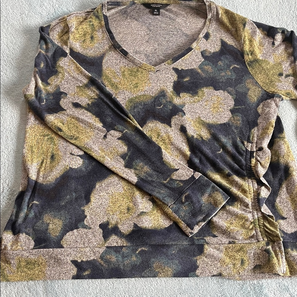 Simply Vera Vera Wang Gray floral lightweight sweater